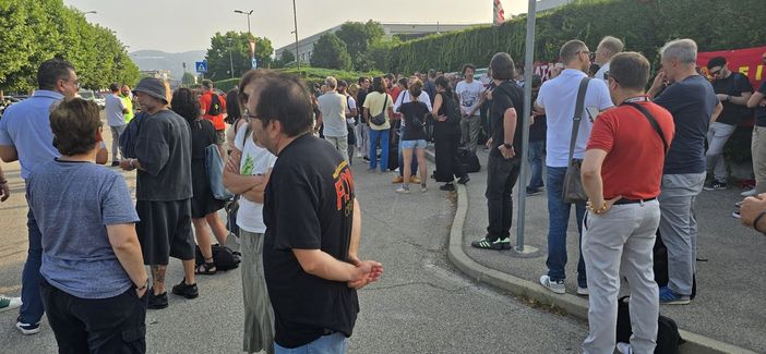 Un presidio dei lavoratori Italdesign Un presidio dei lavoratori Italdesign