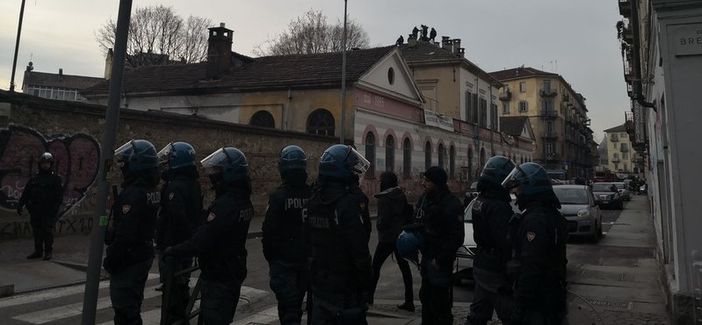 Scontri anarchici, nota della Procura di Torino: "Commenti irrispettosi nei confronti del Tribunale" Scontri anarchici, nota della Procura di Torino: "Commenti irrispettosi nei confronti del Tribunale"