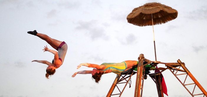 "Oscillante", il primo festival europeo di discipline circensi "ballant" con spettacoli, prime nazionali, musica e lezioni "Oscillante", il primo festival europeo di discipline circensi "ballant" con spettacoli, prime nazionali, musica e lezioni