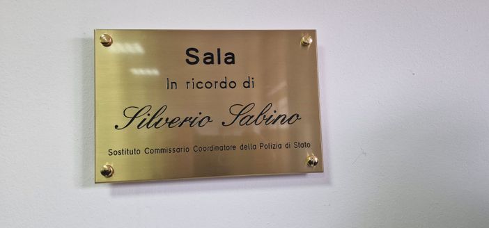Torino, aula didattica della Polfer intitolata a Silverio Sabino, vittima del Covid Torino, aula didattica della Polfer intitolata a Silverio Sabino, vittima del Covid