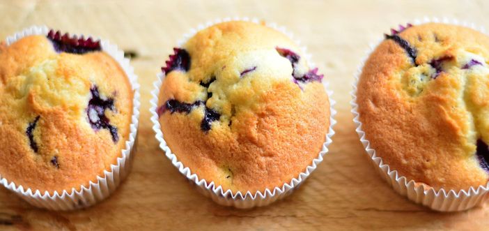 Mercoledì Veg: oggi prepariamo i muffin veg ai mirtilli e nocciole, ecco la ricetta Mercoledì Veg: oggi prepariamo i muffin veg ai mirtilli e nocciole, ecco la ricetta