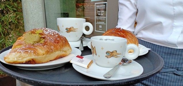 Ora ai bar è consentito soltanto il servizio da asporto o comunque all'esterno dei locali