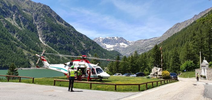 Due interventi in quota per il soccorso alpino: soccorsi alcuni escursionisti caduti sulla neve dura
