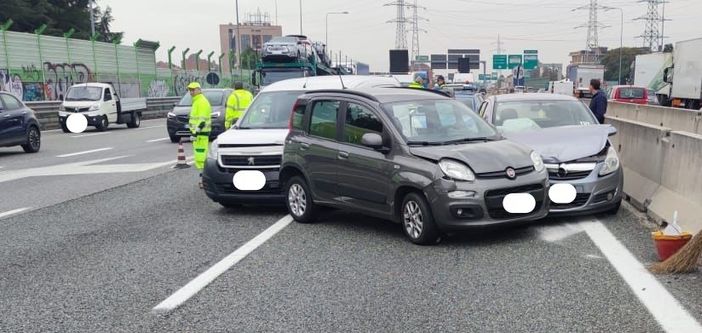 Incidente in tangenziale all'altezza di corso Francia: lunghe code e traffico bloccato in entrambe le direzioni