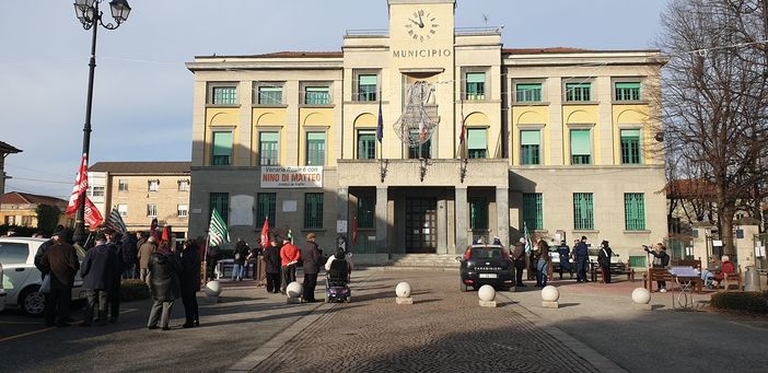 Venaria Reale, sindacati sotto i balconi del Comune per il Polo Sanitario [VIDEO]