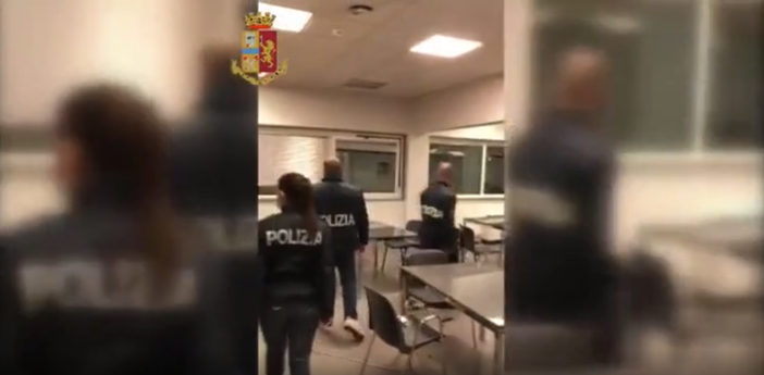 blitz della Digos nell'aula occupata