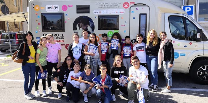 Lotta al bullismo e al cyberbullismo: il Giro d'Italia del Moige arriva a Pavone Canavese Lotta al bullismo e al cyberbullismo: il Giro d'Italia del Moige arriva a Pavone Canavese