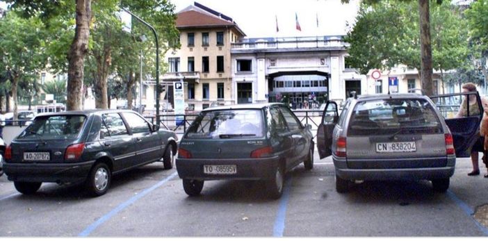 Confintesa: "Basta strisce blu vicino agli ospedali" Confintesa: "Basta strisce blu vicino agli ospedali"