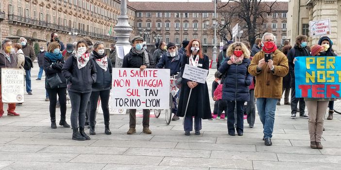 Covid, la "Società della Salute" in piazza Castello: "Reddito e aiuti per tutti fino alla fine della pandemia" Covid, la "Società della Salute" in piazza Castello: "Reddito e aiuti per tutti fino alla fine della pandemia"