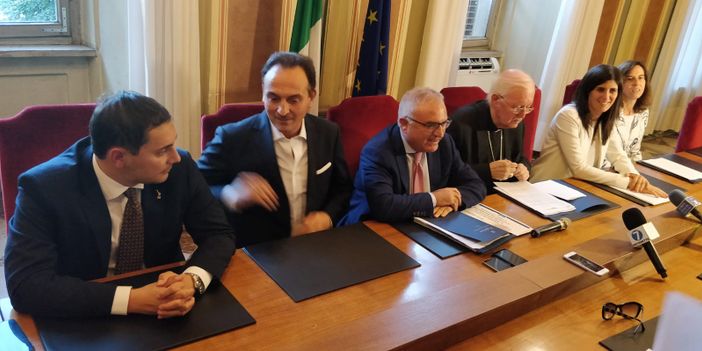 Operazione sicurezza: Imu e Tasi scontate per chi investe su videosorveglianza e connette le telecamere alla rete cittadina Operazione sicurezza: Imu e Tasi scontate per chi investe su videosorveglianza e connette le telecamere alla rete cittadina