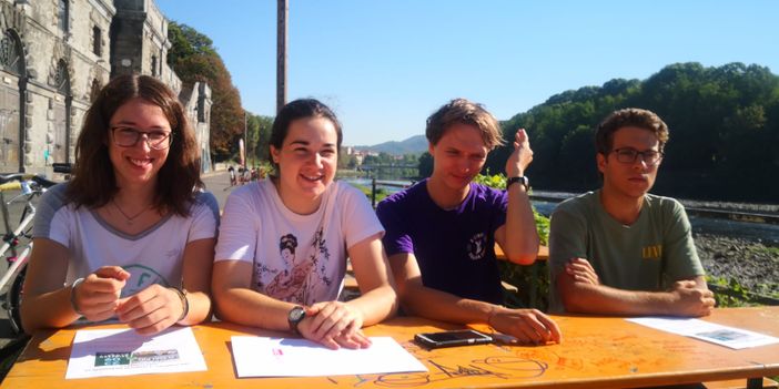 "Siccità è crisi climatica". A Torino Fridays in piazza alla vigilia delle elezioni: "Voto per ambiente"