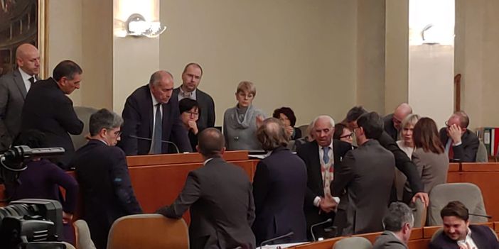 Tavolo ecotassa al Ministero, Appendino: "Spero si trovi una mediazione e che giovedì FCA venga al Consiglio aperto" Tavolo ecotassa al Ministero, Appendino: "Spero si trovi una mediazione e che giovedì FCA venga al Consiglio aperto"