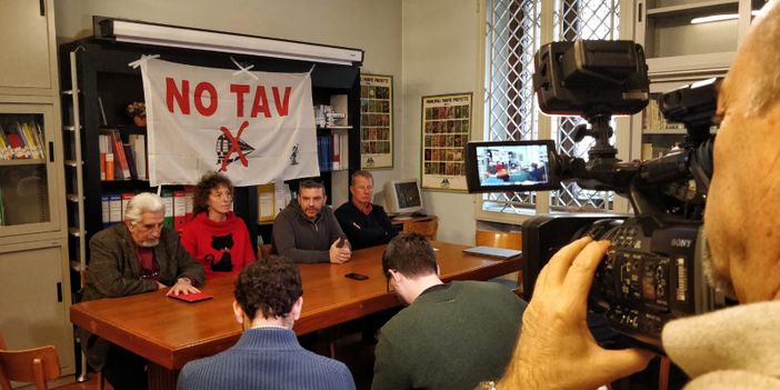 No Tav, amnistia per i “compagni” che hanno commesso reati: “Condannati perché hanno difeso la loro terra, ora sanno tutti che avevano ragione” No Tav, amnistia per i “compagni” che hanno commesso reati: “Condannati perché hanno difeso la loro terra, ora sanno tutti che avevano ragione”