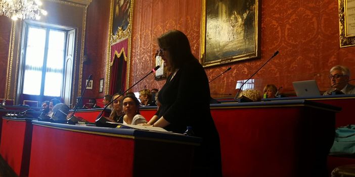 Consiglio Comunale in streaming per neo genitori, sì da M5S e FdI. Ma parte della minoranza è contro: &quot;Diritti ad personam&quot;