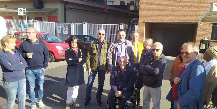 La Circoscrizione 8 in tour nei mercati: "Chiediamo una riqualificazione mirata per piazza Guala" La Circoscrizione 8 in tour nei mercati: "Chiediamo una riqualificazione mirata per piazza Guala"