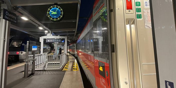 Il Frecciarossa 9287 Parigi-Milano, fermo alla stazione di Chambery Il Frecciarossa 9287 Parigi-Milano, fermo alla stazione di Chambery