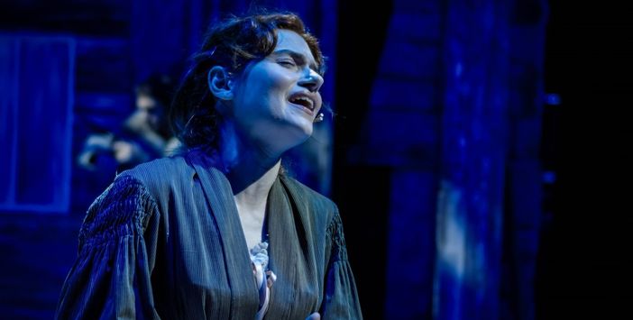 Giulia Ottonello protagonista di "7 spose per 7 fratelli" al Teatro Alfieri