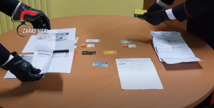 Del gruppo facevano parte anche due impiegati di un centro di telefonia