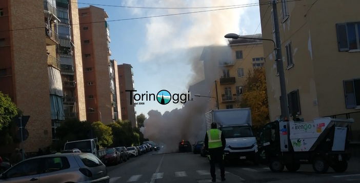 auto in fiamme auto in fiamme