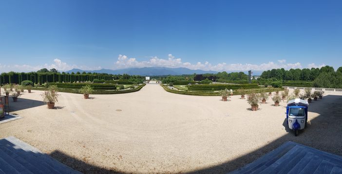 La Reggia di Venaria con i suoi giardini La Reggia di Venaria con i suoi giardini