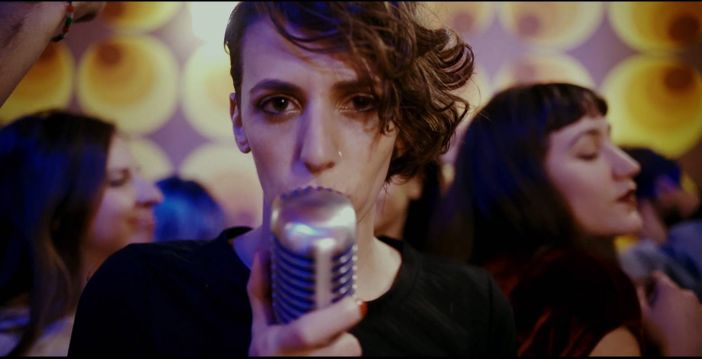 Ella Nadì: scrivo delle cose che mi toccano, se provo qualcosa allora posso scriverne