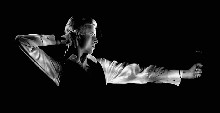 David Bowie: allo Spazio Musa gli scatti che raccontano l’artista attraverso lo sguardo del fratello Terry Burns David Bowie: allo Spazio Musa gli scatti che raccontano l’artista attraverso lo sguardo del fratello Terry Burns