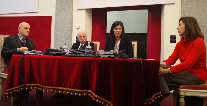 Bilancio, per il 2020 Appendino mette mano al portafoglio per le strade e il verde pubblico Bilancio, per il 2020 Appendino mette mano al portafoglio per le strade e il verde pubblico