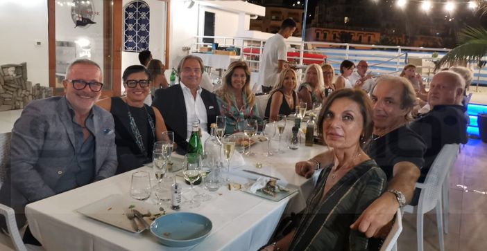 Sanremo: con una cena alla Canottieri è terminata l'estate per gli amici che frequentano il 'Moletto' Sanremo: con una cena alla Canottieri è terminata l'estate per gli amici che frequentano il 'Moletto'