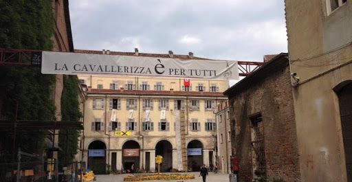 La Cavallerizza Reale, ingresso e cortile interno