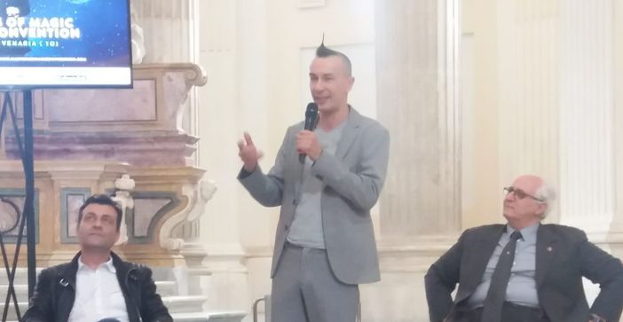 Millecinquecento maghi incantano la Reggia di Venaria: al via la Masters of Magic World Convention Millecinquecento maghi incantano la Reggia di Venaria: al via la Masters of Magic World Convention