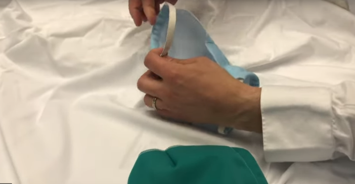 Coronavirus, a Grugliasco un'azienda riconverte la produzione per fornire mascherine speciali Coronavirus, a Grugliasco un'azienda riconverte la produzione per fornire mascherine speciali