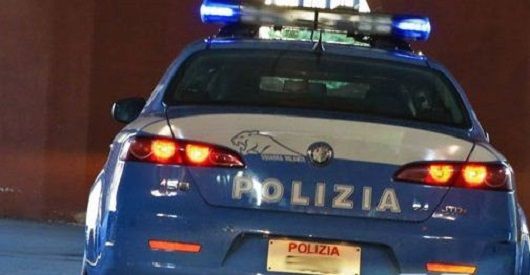 Torino, un camper al mercato per dire "no" alla violenza sulle donne Torino, un camper al mercato per dire "no" alla violenza sulle donne
