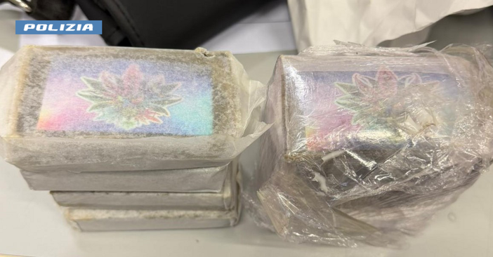 Droga in auto e contanti: tre giovani bloccati dalla Polizia