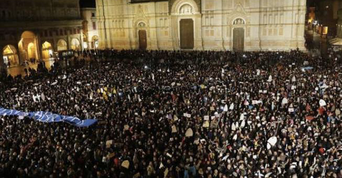 Foto presa dal profilo Facebook 6000 Sardine Torino Foto presa dal profilo Facebook 6000 Sardine Torino