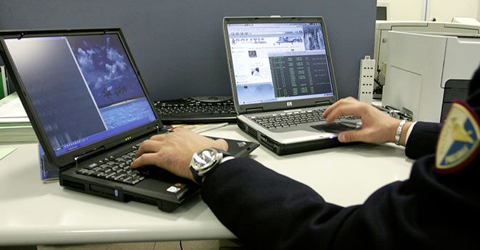 Si finge poliziotto e fa dirottare i bonifici, sventata una frode da 160mila euro