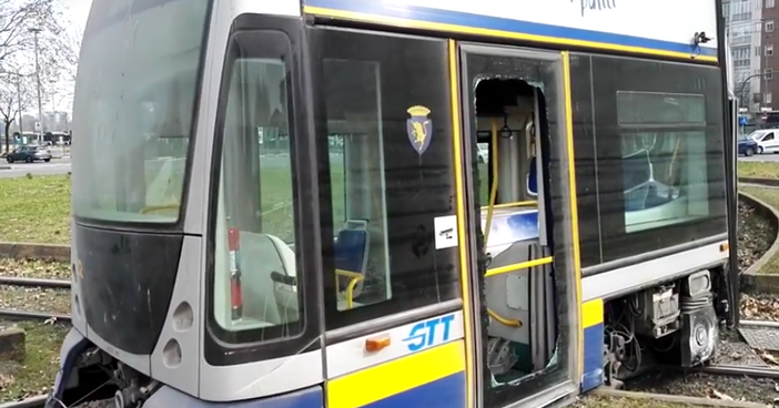 tram deragliato tram deragliato