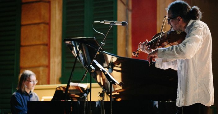 La musica barocca di “Across Duo”, rivisitata in chiave crossover per incantare Limone Piemonte La musica barocca di “Across Duo”, rivisitata in chiave crossover per incantare Limone Piemonte