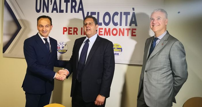 Patto tra Piemonte e Liguria, Toti e Cirio: "Vogliamo diventare il motore economico dell'Italia" Patto tra Piemonte e Liguria, Toti e Cirio: "Vogliamo diventare il motore economico dell'Italia"