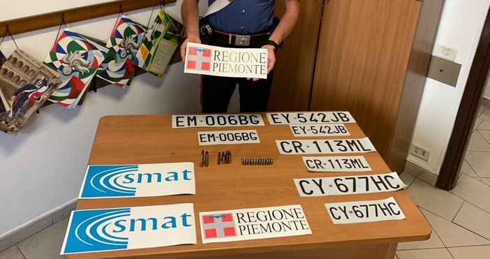 Al campo nomadi spuntano baracche abusive e un "kit per le truffe agli anziani": deferiti sei nomadi [VIDEO]