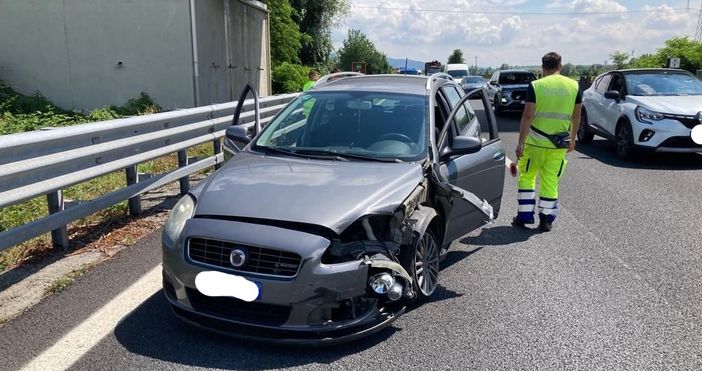Doppio incidente a Torino: tamponamento con tre feriti sulla Tangenziale, uno sul raccordo per Caselle Doppio incidente a Torino: tamponamento con tre feriti sulla Tangenziale, uno sul raccordo per Caselle