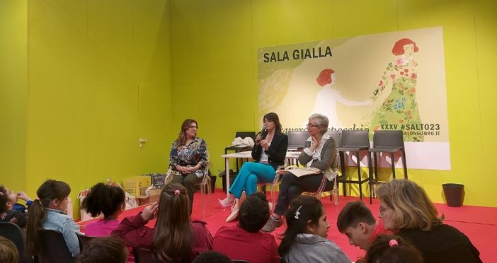 “Anche noi siamo natura!”, il libro illustrato realizzato da Eduiren con le classi dell’Istituto Ilaria Alpi “Anche noi siamo natura!”, il libro illustrato realizzato da Eduiren con le classi dell’Istituto Ilaria Alpi