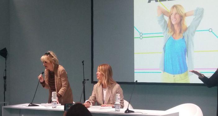 Alessia Marcuzzi al Salone del Libro dà consigli ai viaggiatori: &quot;Vi porto nelle mie città del cuore&quot;