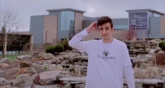 foto tratte da Tik Tok