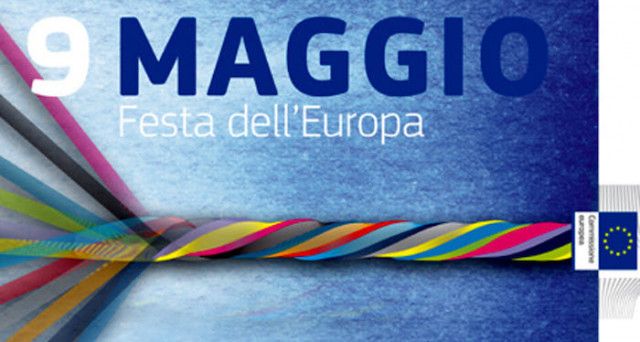 Gli stendardi dell’Unione sulla facciata del Palazzo Civico di Torino, domani, Festa dell’Europa