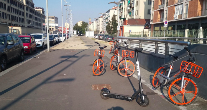 Incuria banchina della Metro Lingotto: si guarda a una riqualifica con alberi e cespugli Incuria banchina della Metro Lingotto: si guarda a una riqualifica con alberi e cespugli