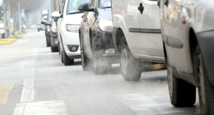 Smog, da domani stop alle auto Diesel fino all'euro5. Esentati dal blocco i sanitari e i pazienti
