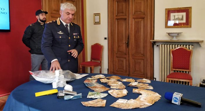 Eroina purissima nascosta in cantina: arrestato un operaio di 43 anni Eroina purissima nascosta in cantina: arrestato un operaio di 43 anni