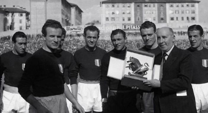 "Il Grande Torino. Una cartolina da un Paese diverso": due serate per ricordare una leggenda che parla al presente "Il Grande Torino. Una cartolina da un Paese diverso": due serate per ricordare una leggenda che parla al presente