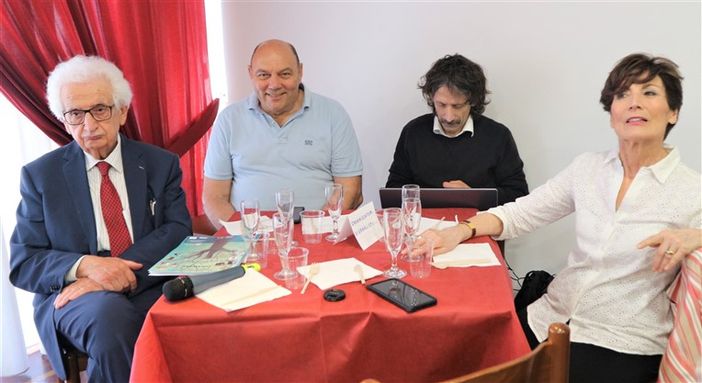 Moncalieri: le foto della presentazione della Guida Ristoranti della Tavolozza con Bruno Gambarotta e Barbara Ronchi della Rocca