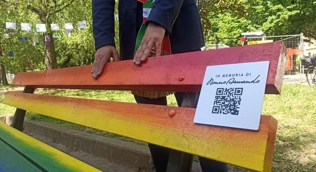 panchina arcobaleno collegno